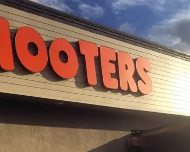 The 10 Best Hooters Sauces, Ranked By Deliciousness (2023)